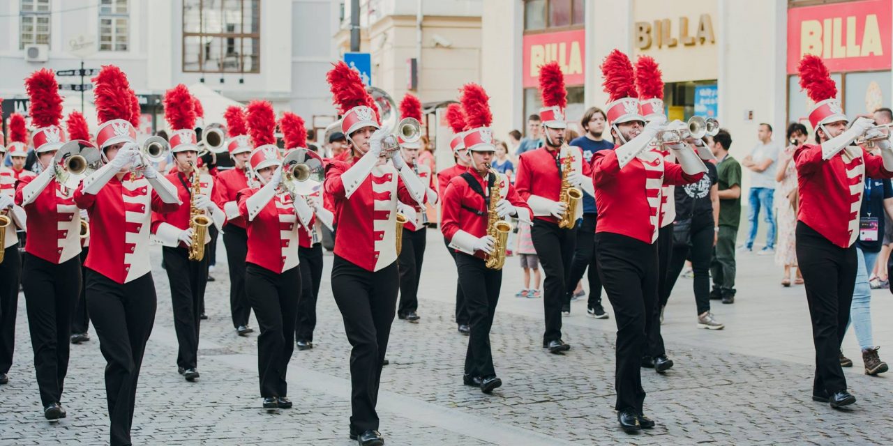 STORICO CARNEVALE DI IVREA – Si entra nel clou della manifestazione