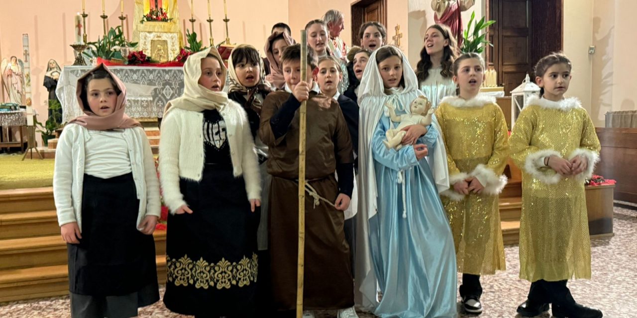 ECHI DEL S. NATATALE IN DIOCESI / 1 – Rosone, la comunità unita per il presepe vivente e la S.Messa