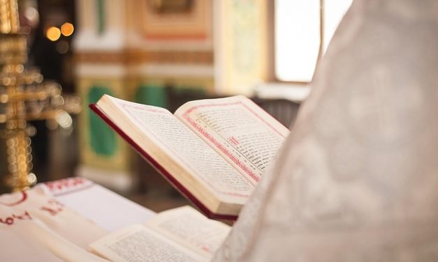 “Lasciarono tutto e lo seguirono” – Commento al Vangelo di domenica 9 febbraio (di Elisa Moro)