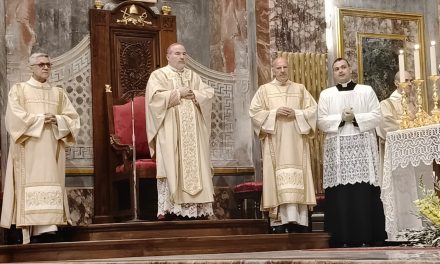 IVREA – La S.Messa del Crisma – Rinnovate le promesse sacerdotali –