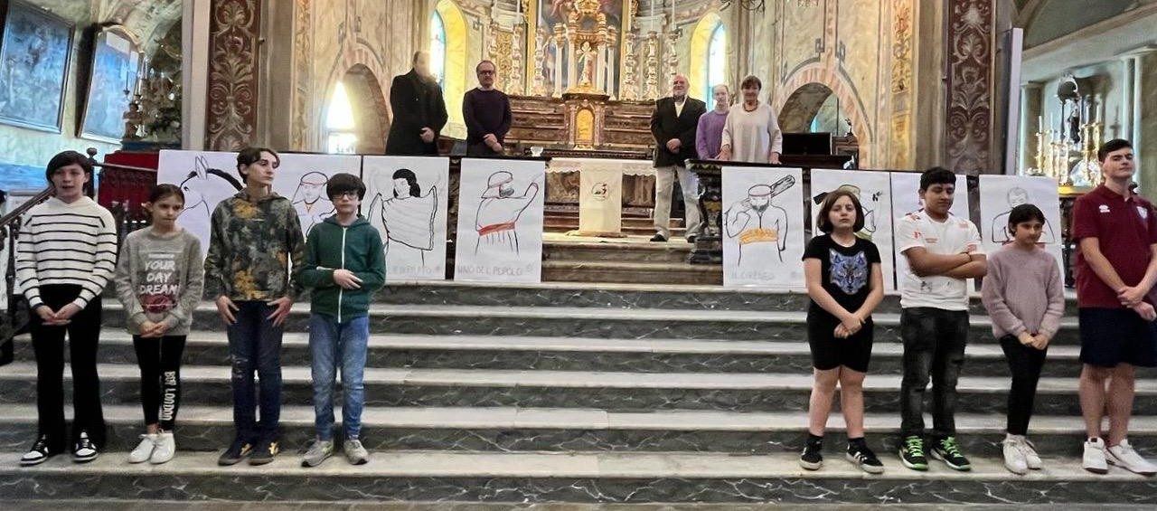 MAZZE’ – I BAMBINI DEL CATECHISMO E GLI ANIMATORI DELL’ORATORIO RILEGGONO IL RACCONTO DELLA PASQUA