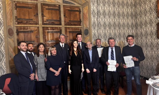 PAVONE – Presentata al Castello la prima “Guida alle Eccellenze del Canavese”