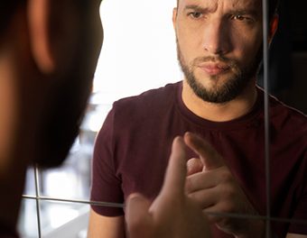 Narcisismo patologico o eccesso di autostima?