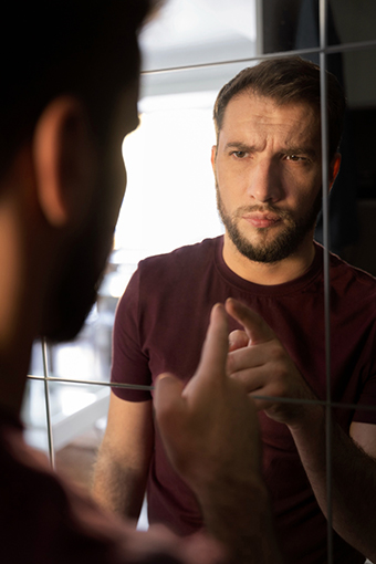 Narcisismo patologico o eccesso di autostima?