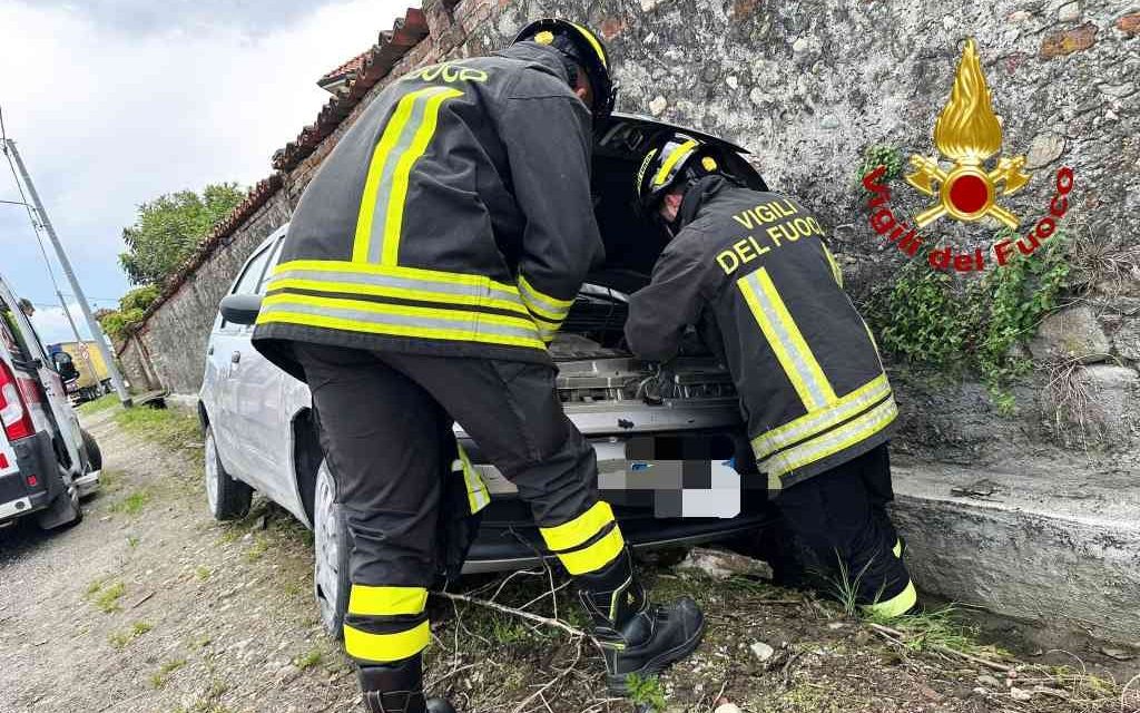 NOTIZIE DAI VIGILI DEL FUOCO – Alice Castello – Incidente stradale autonomo