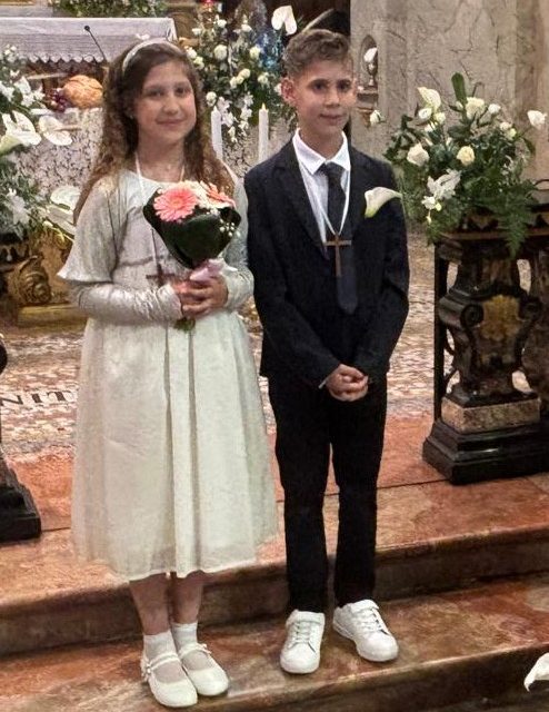 BORGO REVEL – La Prima Comunione di Beatrice e Matteo, una Grazia per la comunità