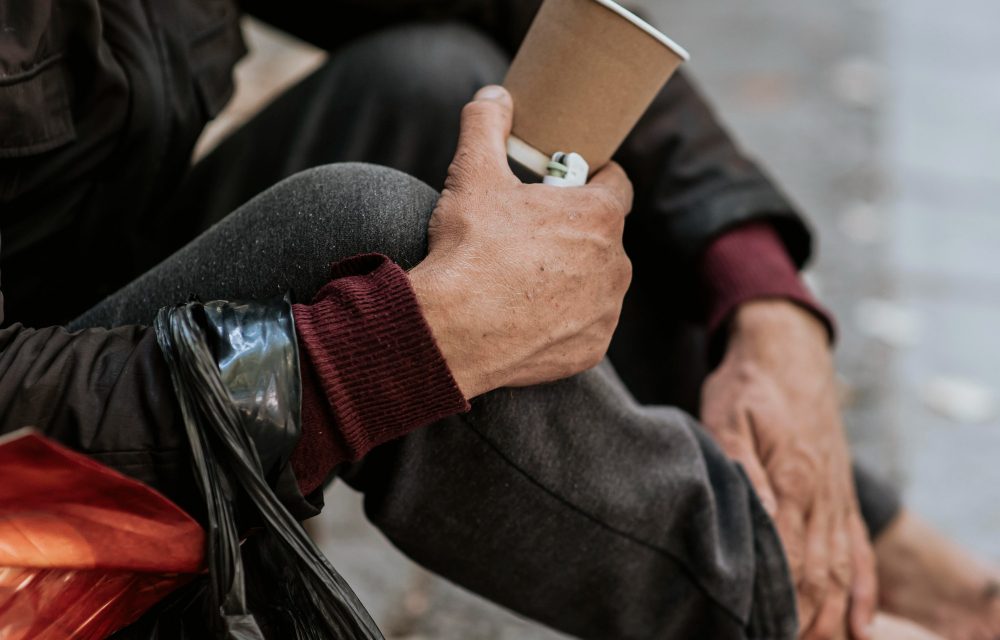 EDITORIALE – Poveri noi