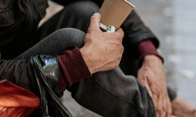 EDITORIALE – Poveri noi