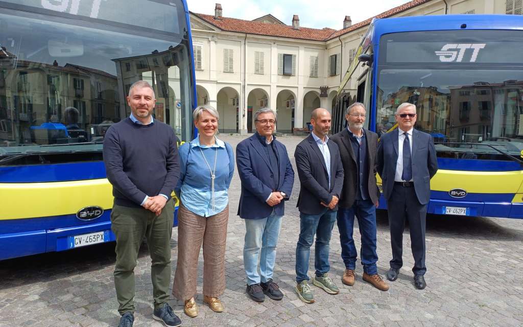 IVREA – Due nuovi autobus elettrici per il trasporto pubblico locale