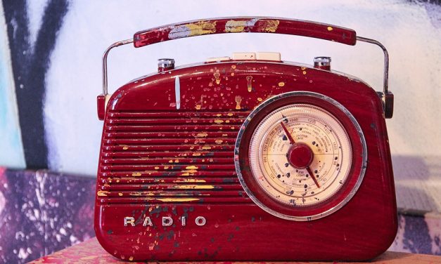 La radio ha 100 anni ma non li dimostra: ecco perché la amiamo (di Lorenzo Iorfino)