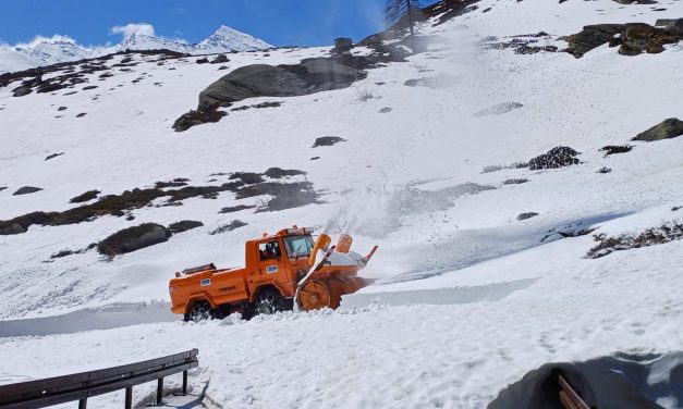 COLLE DEL NIVOLET – Slitta la riapertura del tratto ad alta quota della Provinciale 50