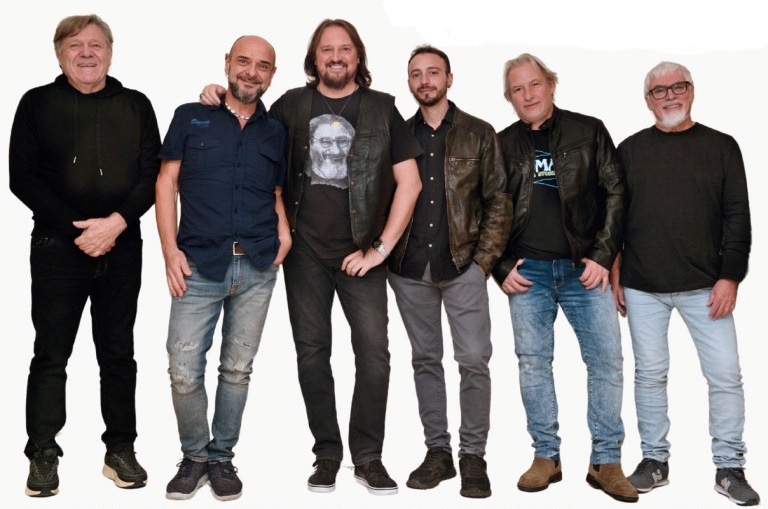 VILLAREGGIA – Al Campo sportivo atteso il concerto dei Nomadi