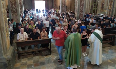 MAZZE’ – Chiesa gremita nel ricordo di Jacopo Peretti – Nel giorno di “settima” dalla scomparsa