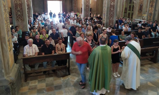 MAZZE’ – Chiesa gremita nel ricordo di Jacopo Peretti – Nel giorno di “settima” dalla scomparsa