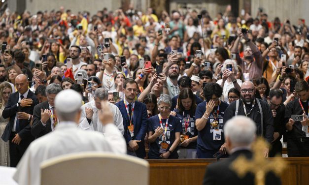 Missionari digitali: non semplici “influencer” ma carne viva della Chiesa