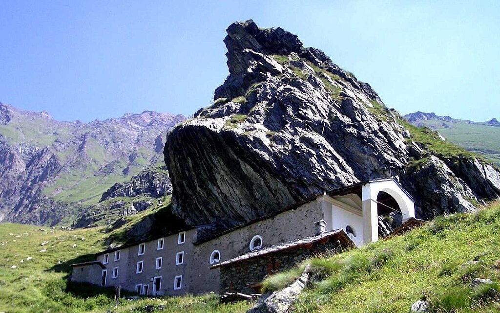 VALPRATO – S’iniziano con la Chiesa di San Silverio e con il Santuario di Iornea gli “Itinerari” 2025
