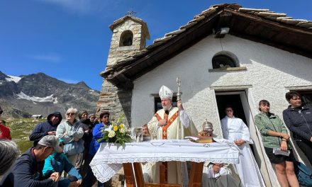 CERESOLE REALE – Quella chiesetta in pietra, così vicina al Cielo, ricorda la Madonna della Neve