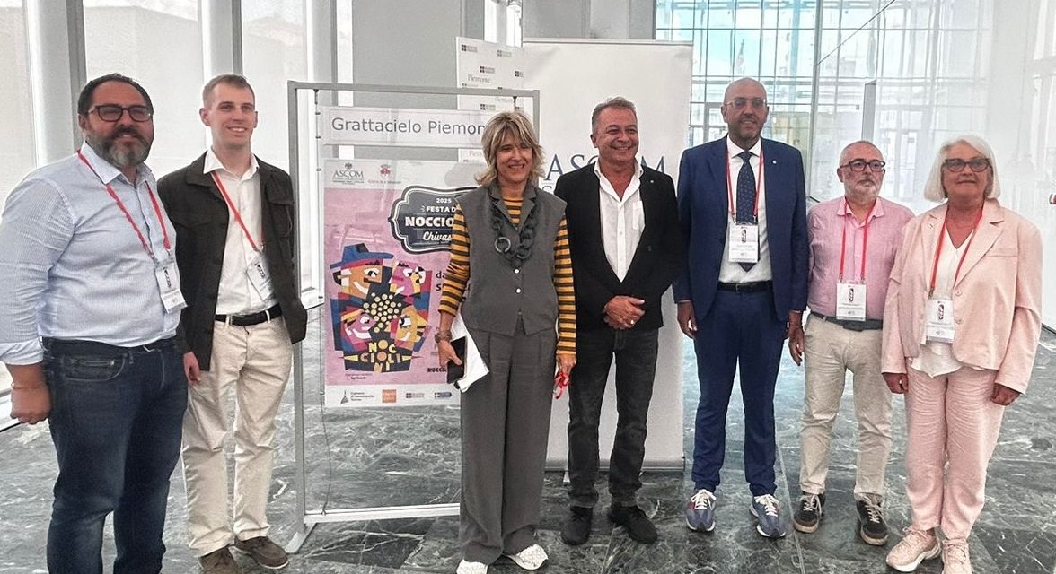 TRENT’ANNI DI DOLCEZZA – La festa dei nocciolini di Chivasso celebra il suo 30° anniversario con un francobollo celebrativo e tante novità