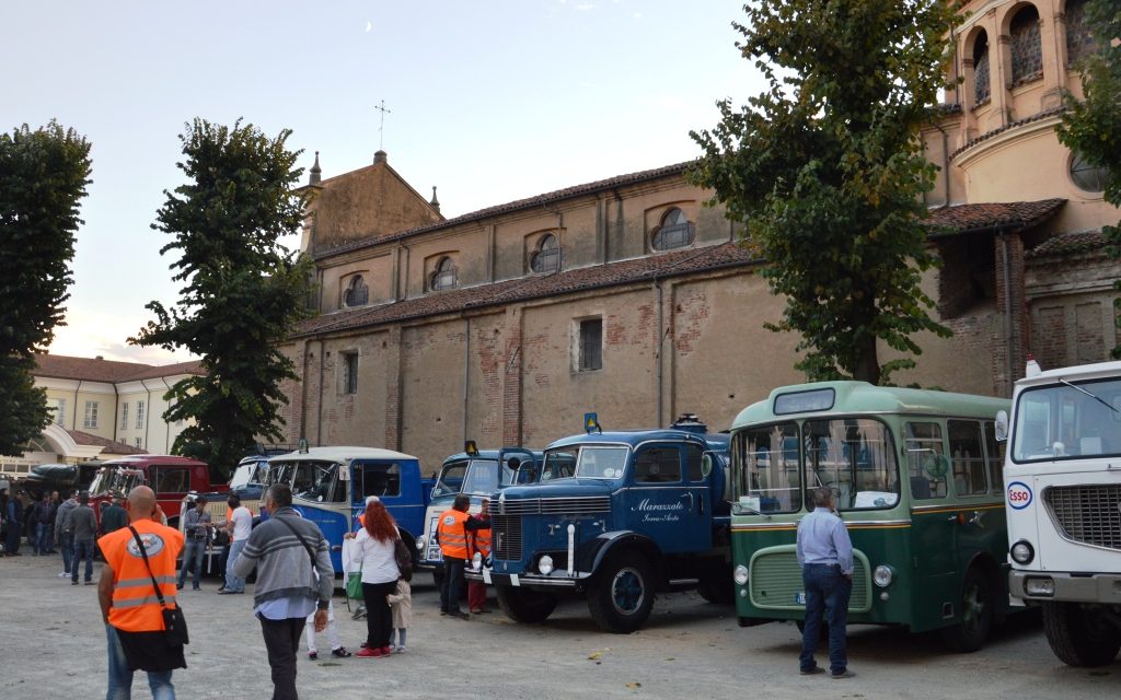 MONCRIVELLO – Motori e sapori al Santuario del Trompone – Nona edizione del raduno di mezzi d’epoca nel segno della solidarietà