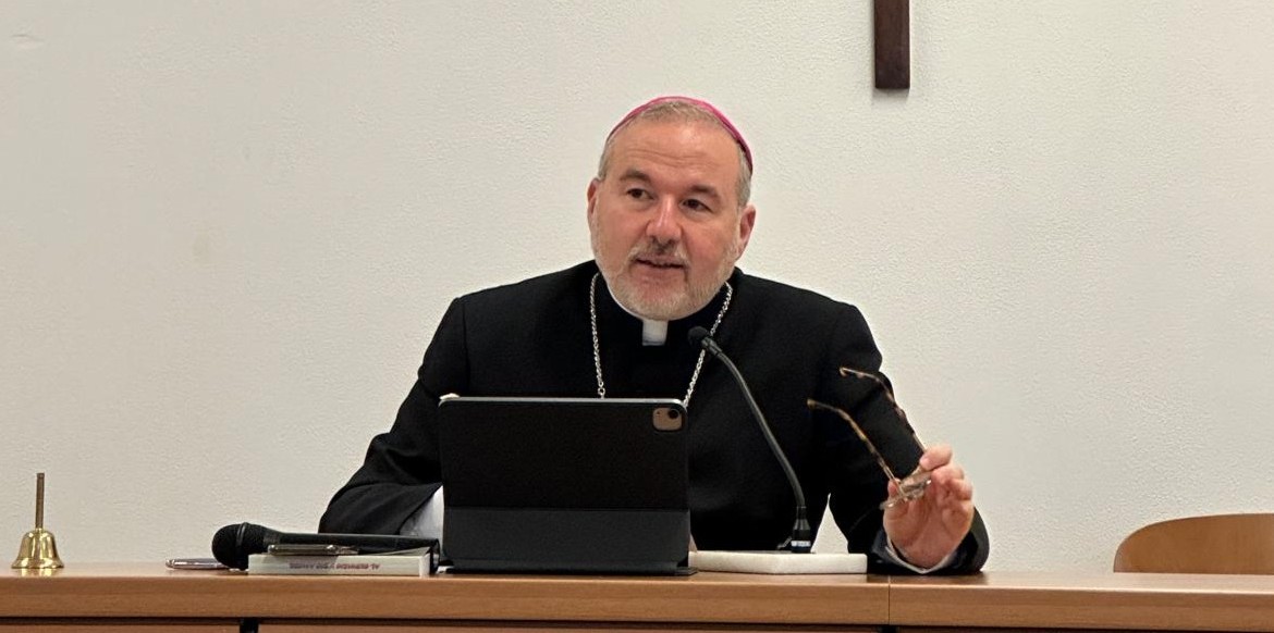 BETANIA DI VISCHE – Il Vescovo Daniele predica gli esercizi spirituali per coloro che Dio “non ritira dal Mondo”