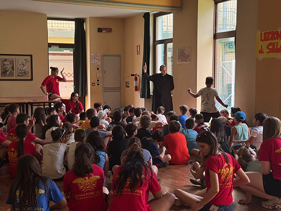 Vicini ai giovani con un annuncio d’amore