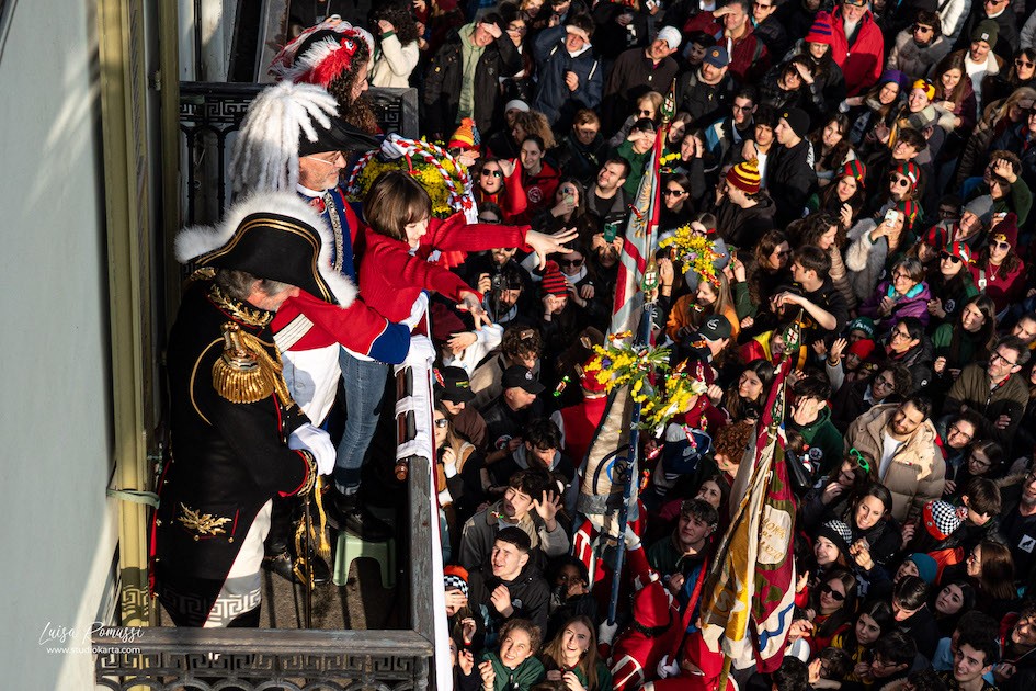 Storico Carnevale di Ivrea – Tornano le Alzate degli Abbà: 1° e 8 febbraio 2026