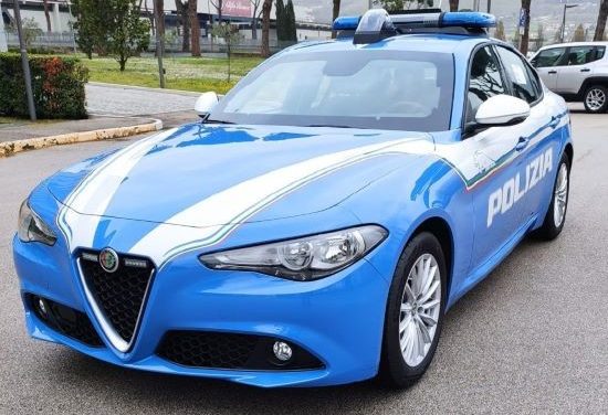 Ivrea: esagitato colpisce un’auto e oppone resistenza agli agenti. Arrestato dalla polizia.