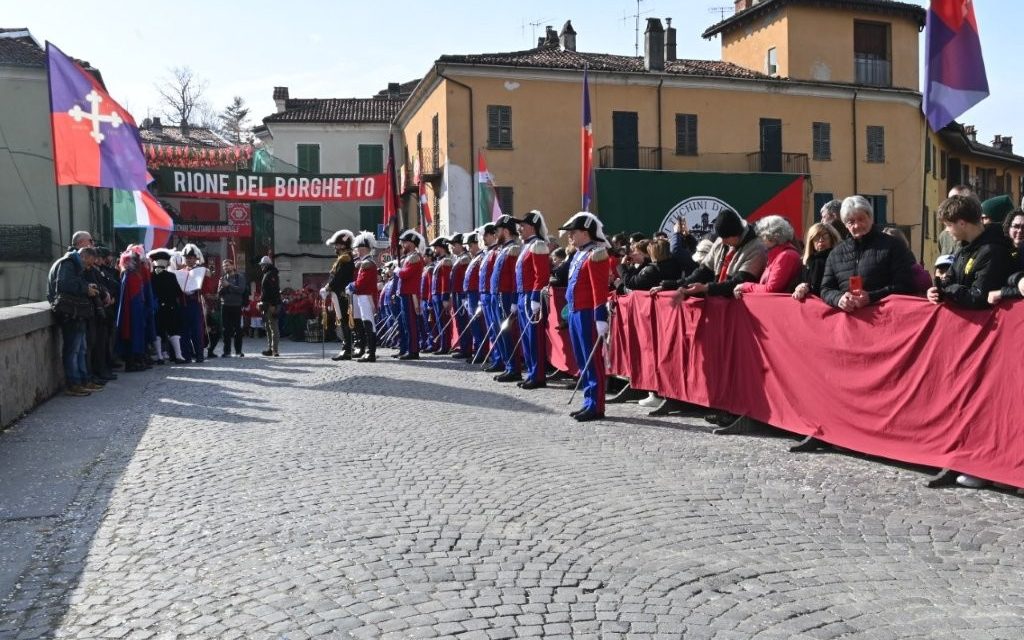 Carnevale di Ivrea, domenica di Battaglia da record: 40mila persone in città