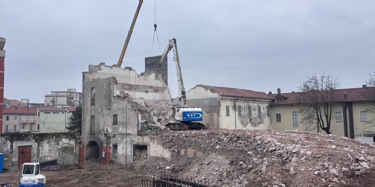 L’ex “Cena” va giù, che farne dello spazio vuoto? Risponde il Sindaco di Ivrea