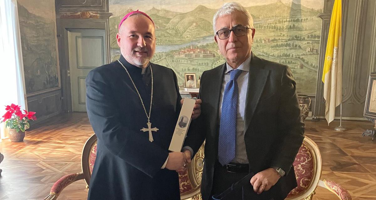 Il Questore di Torino consegna anche al Vescovo di Ivrea l’olio di Capaci in ricordo delle vittime di tutte le stragi mafiose