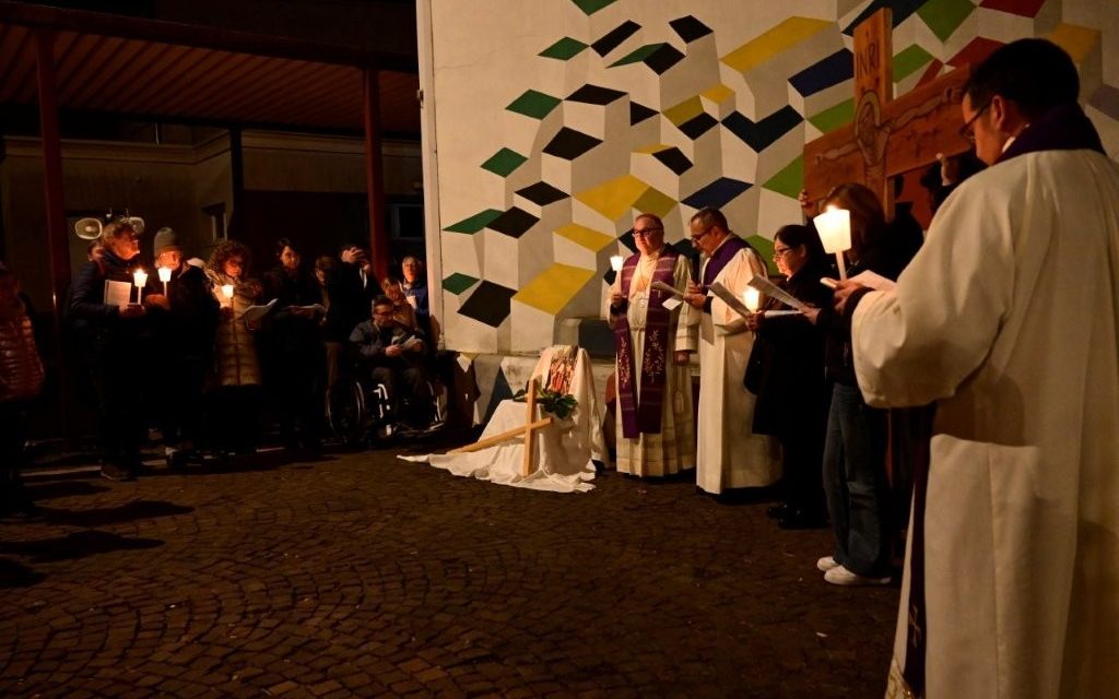 Via Crucis pregata con una speciale intenzione per la Pace nel quartiere di Bellavista