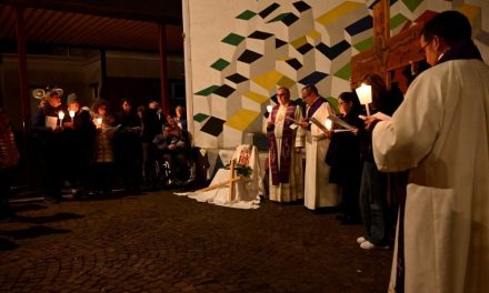 Via Crucis pregata con una speciale intenzione per la Pace nel quartiere di Bellavista