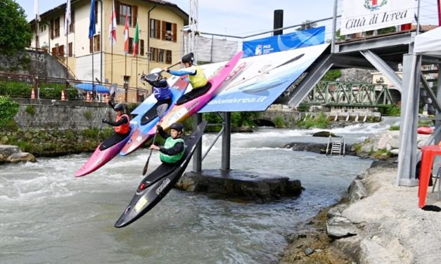 I campioni della canoa  slalom in gara sulla Dora