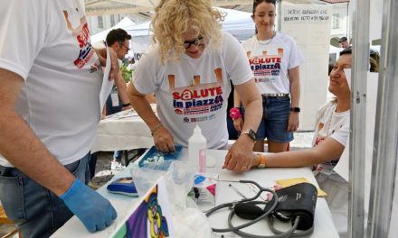 La salute scende in piazza per incontrare i cittadini