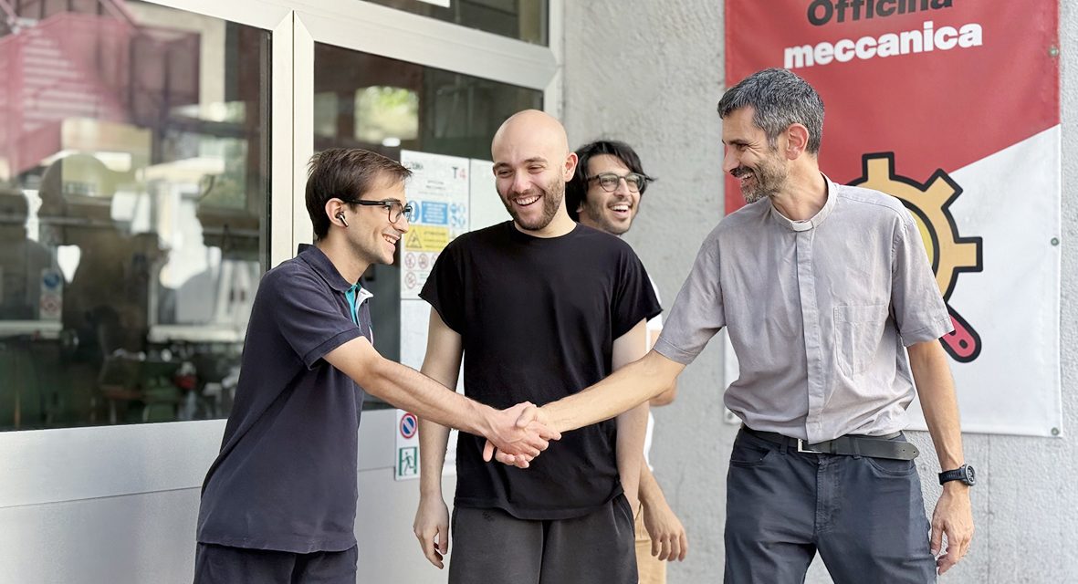 Il lavoro ai nostri giorni: la fabbrica sta cambiando, ma la comunità resta